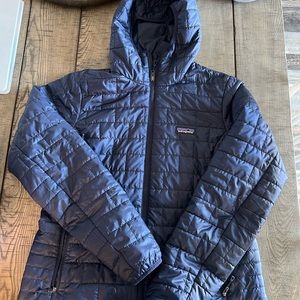 Women’s Patagonia Nano Puff hooded coat